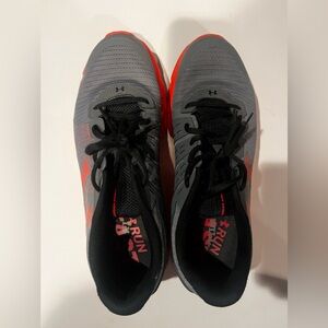 Under Armor men’s size 13 athletic shoes in grey & orange 🩶🧡❤️
